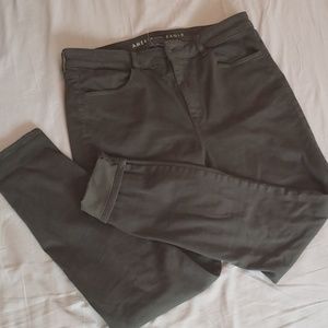 American Eagle Hi Rise Jegging in Pine